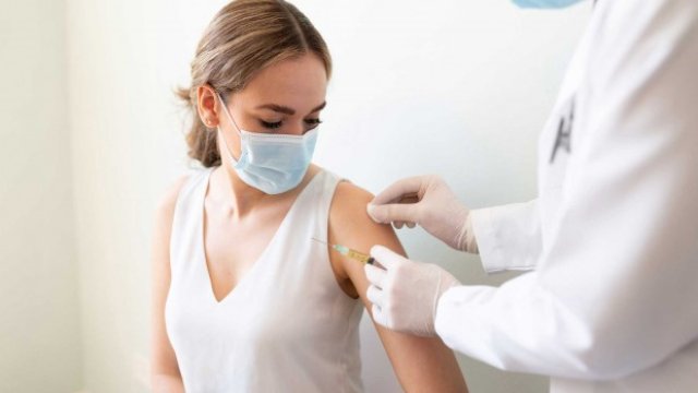 Pandemiyanın bitməsi üçün lazım olan vaksinin sayı AÇIQLANDI