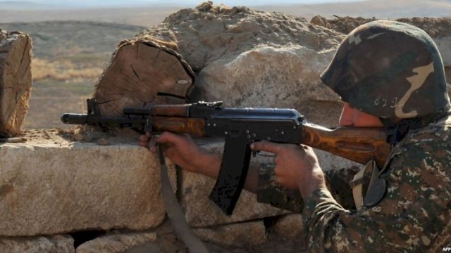 Ermənilər Şuşanı atəşə tutdu, ruslar isə “atəşkəs pozulmayıb” deyir