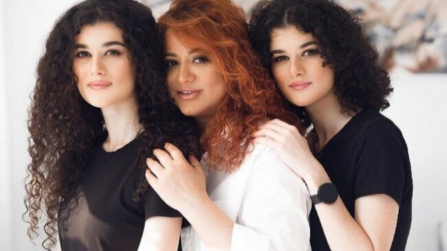 Vəfa Zeynalovanın qızı evlənir