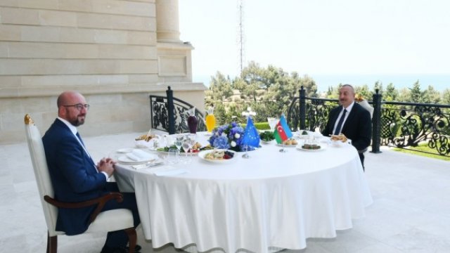 İlham Əliyev Şarl Mişellə işçi nahar edib - FOTO