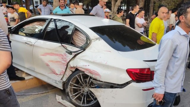 Toy korteji qəzaya düşdü (FOTO)