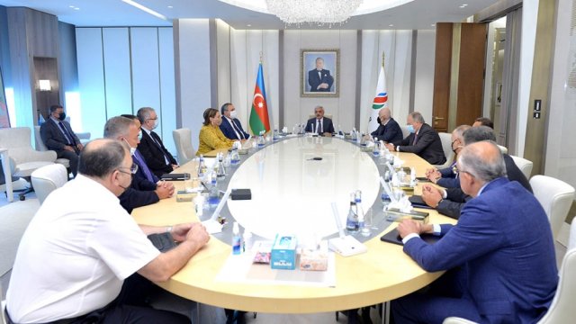 Rövnəq Abdullayev işdən çıxarılan vitse-prezidentləri YOLA SALDI