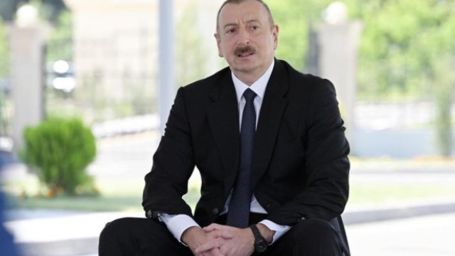 “Müharibədən ən çox əziyyət çəkən ölkə Azərbaycandır, amma pulu Ermənistana verirlər”