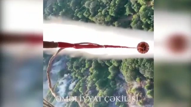 Minalanmış ərazidə yanğın: FHN helikopterləri havaya qalxdı - VİDEO