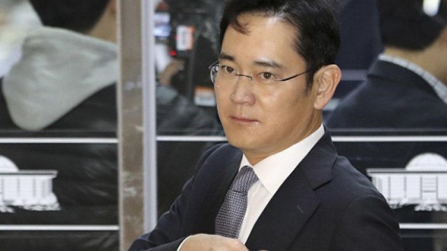 “Samsunq”un rəhbərixa0azadlığa çıxdı