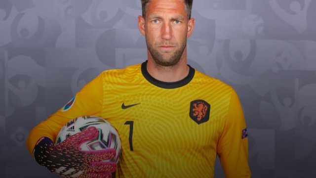 Məşhur qapıçı millidəki karyerasını başa vurdu