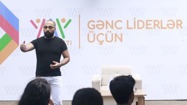Rövşən Nəcəfov “Gənc Liderlər üçün Yay Universiteti”ndə təlim keçib - FOTOLAR