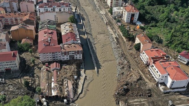 Türkiyədə sel qurbanlarının sayı 82 nəfərə çatdı