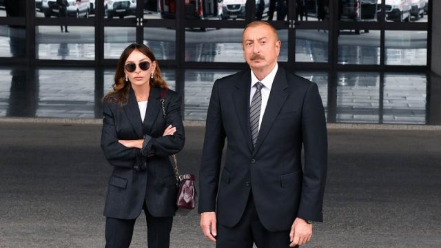 İlham Əliyevlə xanımı Şuşada Vaqif Poeziya Günlərinin açılışında - YENİLƏNİB