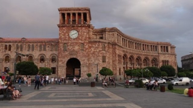 Ermənistan Türkiyə ilə danışıqlara başladı