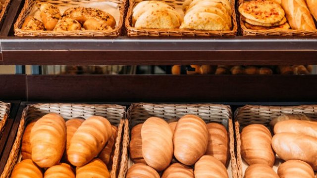 Azərbaycanda bəzi firmalar çörəyin qiymətini bahalaşdırdı