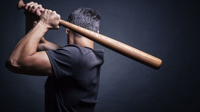 Klub rəsmiləri maaşlarını tələb edən futbolçuları dəyənəklə döydü - ŞOK HADİSƏxa0