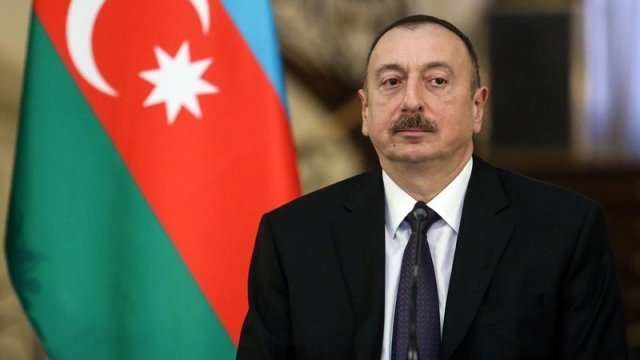 Prezident Muxtar Babayevi sədr təyin etdi