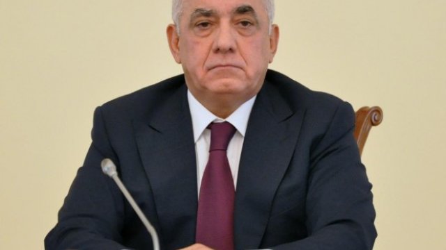 Əli Əsədov nazirləri təcili topladı