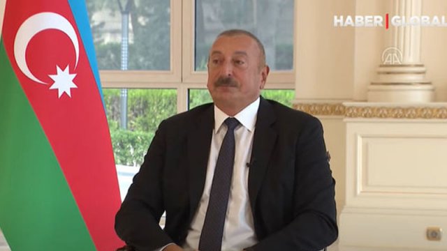 Müsahibə zamanı İlham Əliyevin gözləri doldu - VİDEO