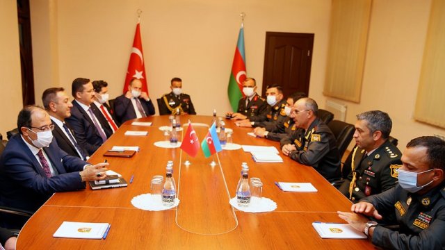 Azərbaycan ilə Türkiyə arasında hərbi-texniki təminat məsələləri müzakirə edildi