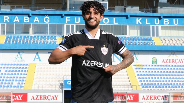UEFA Kadinin qolunu \