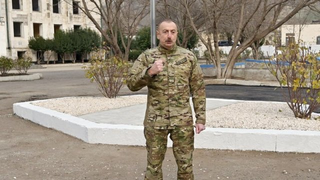 Prezident Hadrut qəsəbəsinə və Tuğ kəndinə səfər edib
