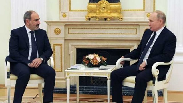 Paşinyan Rusiyada Putinlə görüşəcək