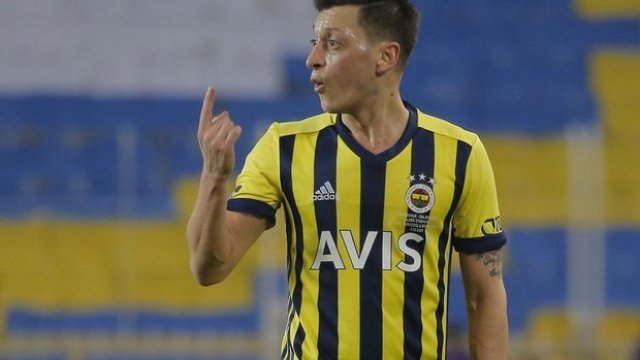 Məsut Özil öz kriptovalyutasını buraxacaq