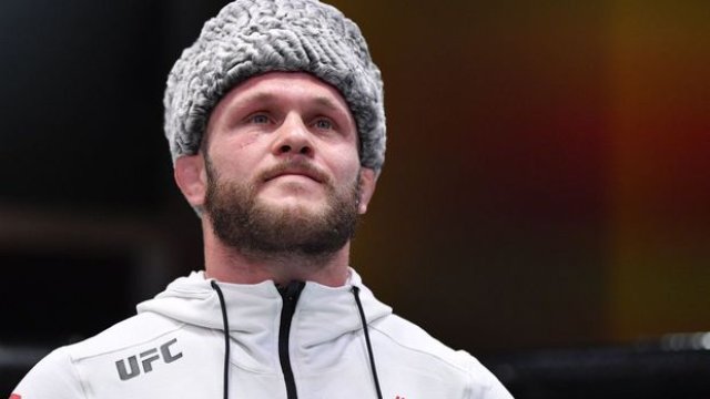 Azərbaycan əsilli MMA döyüşçüsü dini təzyiqlərə görə ölkəni tərk etdi- VİDEO