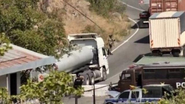 Gorus-Qafan yolunda İran maşınları vergi ödəyir