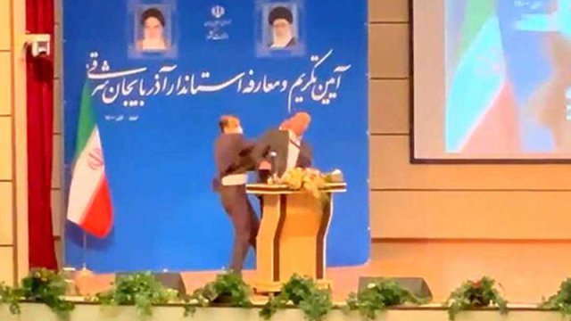SEPAH polkovniki Şərqi Azərbaycan valisini səhnədə şillələdi (VİDEO)