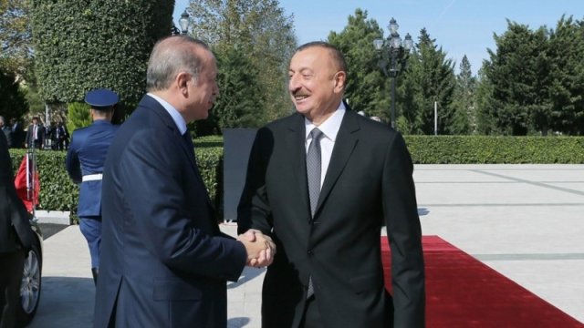 İlham Əliyev Ərdoğanı Füzuli Beynəlxalq Hava Limanında qarşıladı