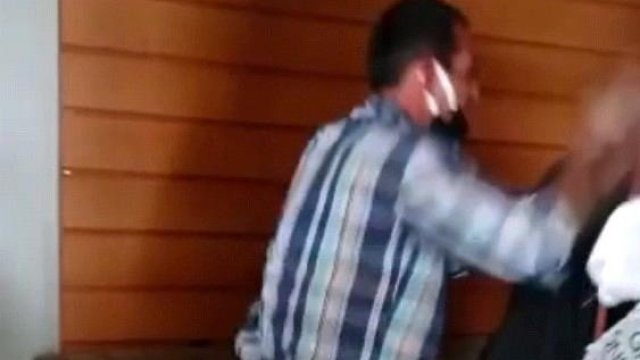 İşdən çıxmaq istəyən içsini DÖYDÜ - FOTO