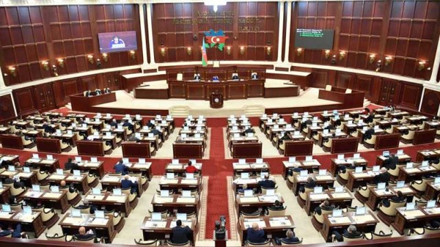 Milli Məclisin deputatı xəsarət aldıqda ona sığorta ödənişi ediləcək
