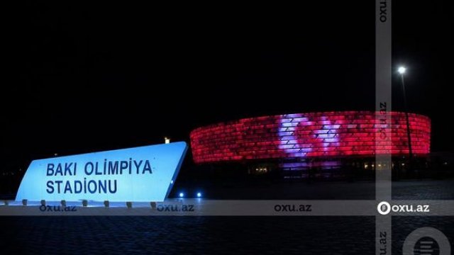 Bakı Olimpiya Stadionu Türkiyə bayrağı ilə işıqlandırılıb – FOTO