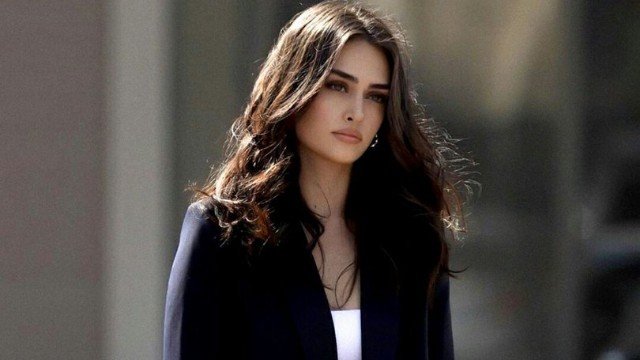 Aktrisa çəkiliş meydançasında dava saldı