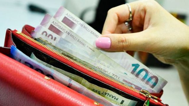 Bakıda orta aylıq əməkhaqqı nə qədərdi?