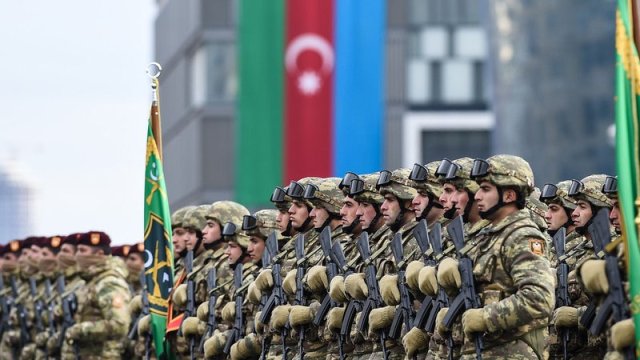 Hərbçilərin maaşları artırılacaq - RƏSMİ