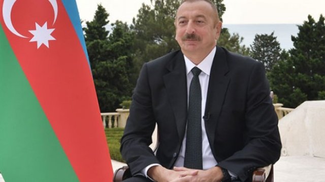 İlham Əliyevə Türk Dünyasının Ali nişanı təqdim edildi - FOTO
