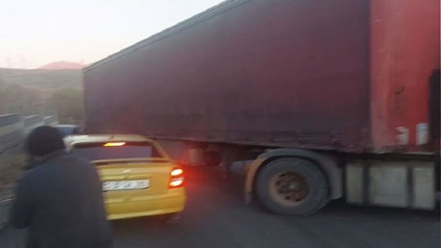 İran yük maşını xarab oldu, Gorus-Tatev-Qafan yolu bağlandı - VİDEO