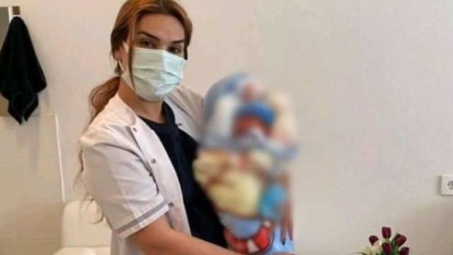 Bakıda xəstəxanada OLAY: Hamilə qadın öldü, yaxınları ginekoloqu döydü