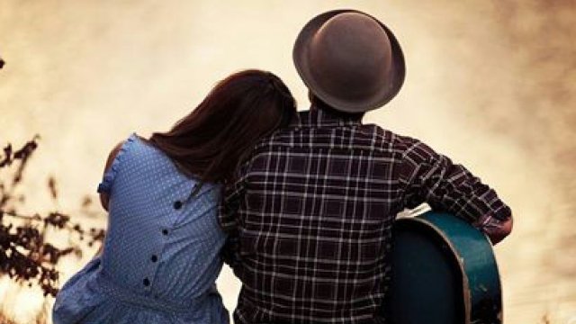 25 yaşlı azərbaycanlı 51 yaşlı ispan nənəyə aşiq oldu: Bir evdə yaşayırıq - VİDEO