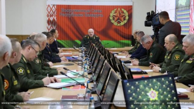 Müharibə başlasa Belarus kimin yanında olacaq? - Lukaşenko: \