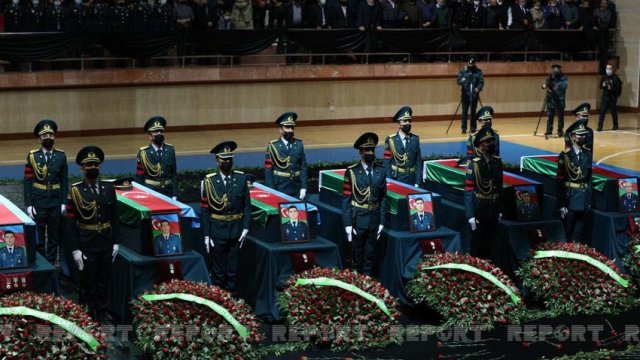 Helikopter qəzasında həlak olan sərhədçilərə şəhid statusu verildi