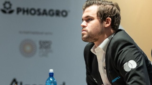 Maqnus Karlsen yenidən dünya çempionu OLDU