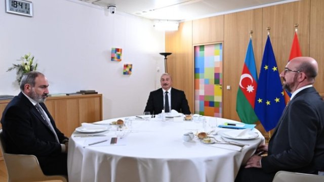 Brüsseldə üçtərəfli görüş başladı - FOTOLAR