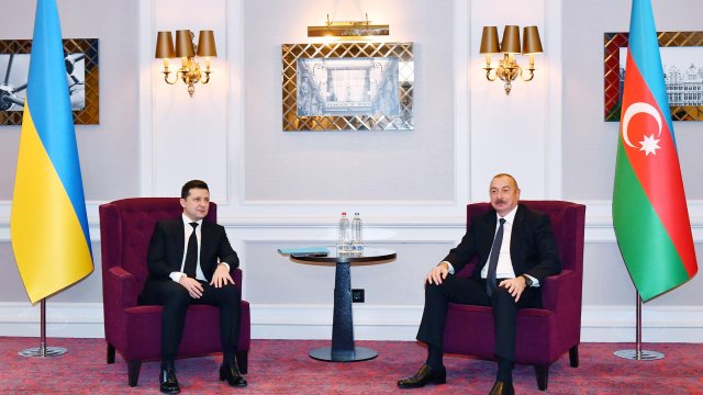 İlham Əliyev Brüsseldə Zelenski ilə görüşdü (FOTOLAR)