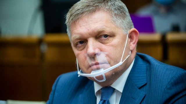 Bu ölkənin keçmiş baş naziri saxlanıldı