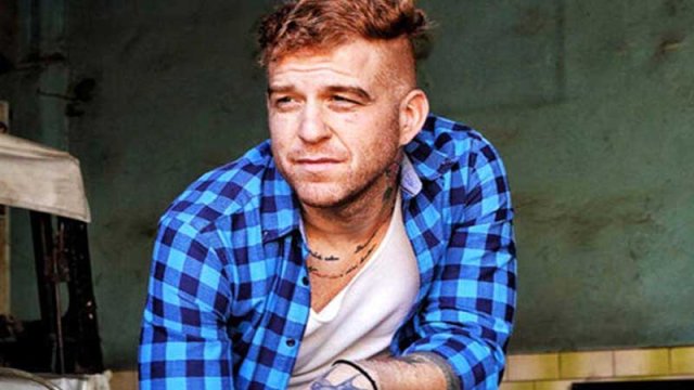 Məşhur türkiyəli müğənninin manatla bağlı paylaşımı gündəm oldu - FOTO