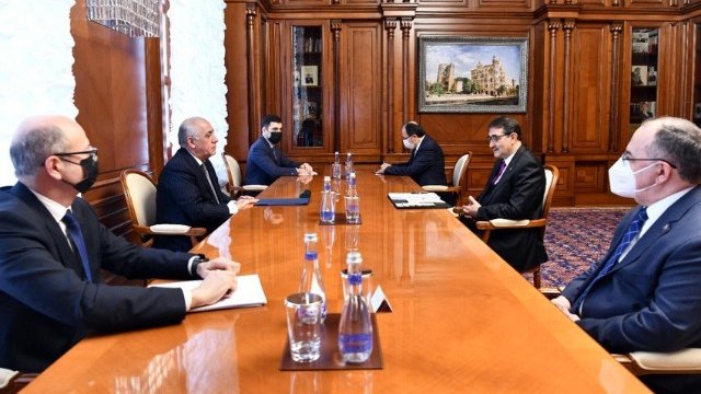 Əli Əsədov türkiyəli nazirlə görüşdü