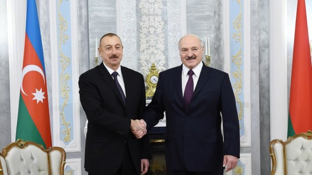Lukaşenko İlham Əliyevə zəng etdi