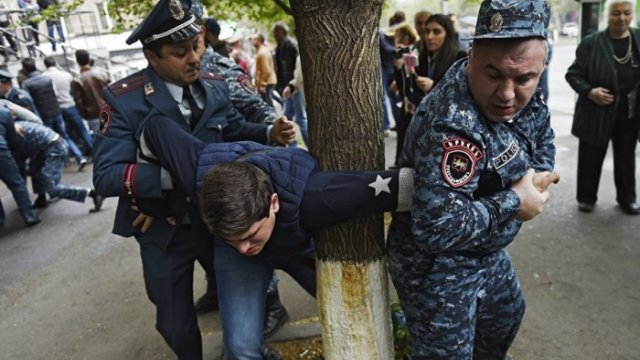 Ermənistanda etiraz aksiyası keçirilib