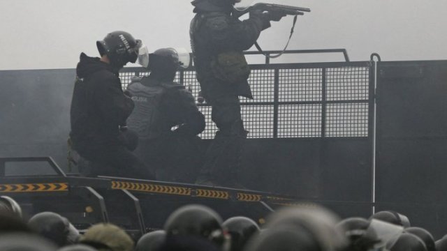 Qazaxıstanda ölən polislərin sayı AÇIQLANDI