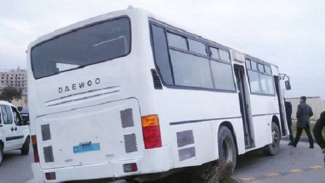Bakıda 3 avtobus toqquşdu, xəsarət alan var - VİDEO